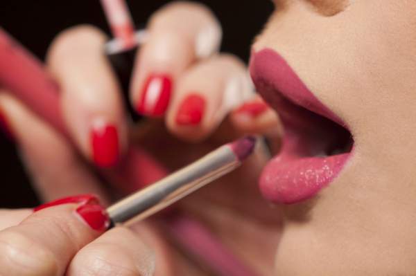 Why You Should Consider Completing Your Makeup Courses Online