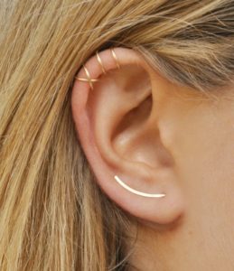 Benittamoko gold line earring